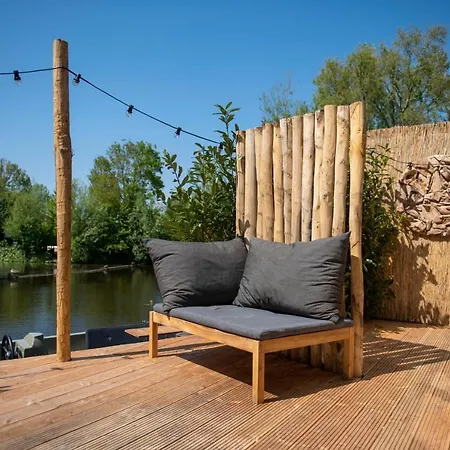 Bed & Breakfast & Loft Sassenheim