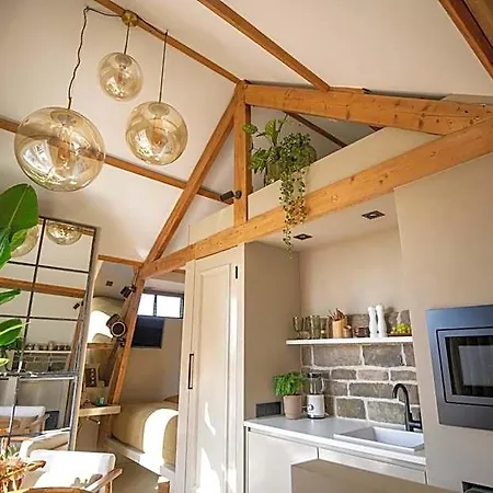 & Loft Bed & Breakfast 4*