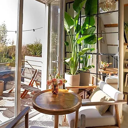 & Loft Bed & Breakfast 4*